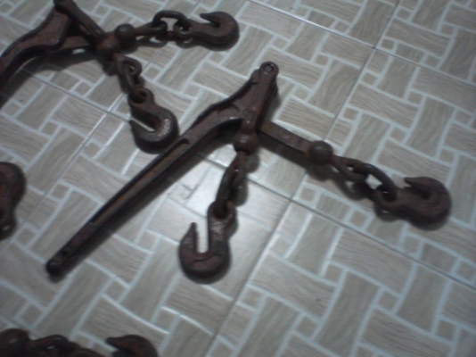 มือผีสับโซ่