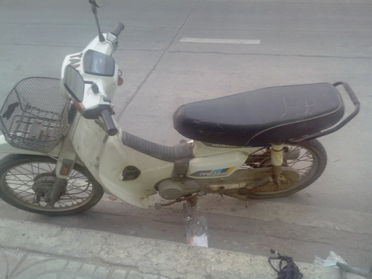 ขาย ดรีมคุรุ ราคา 6800 ทะเบียนมีชุดโอน