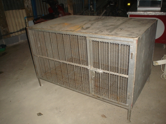 กรงหมา  สภาพใหม่  เหล็กหนาแข็งแรง  ขายถูก ใบละ2500บาท