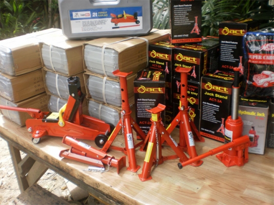 แม่แรงยกรถ,ชุดบล๊อค,ประแจ,ขาตั้ง,ปั้มลม,เครนยกเครื่อง