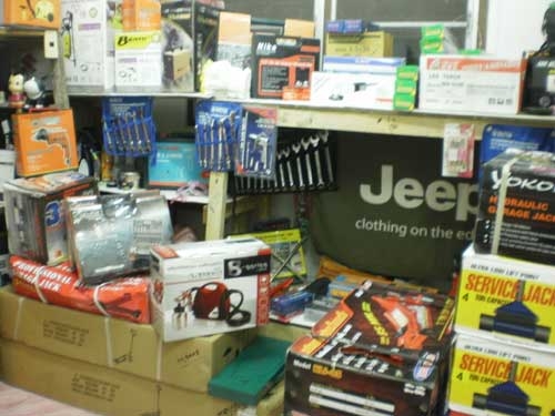 แม่แรงยกรถ,ชุดบล๊อค,ประแจ,ขาตั้ง,ปั้มลม,เครนยกเครื่อง