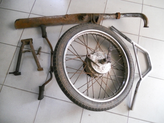 ขายท่อไอเสีย YAMAHA YL2