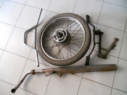 ขายท่อไอเสีย YAMAHA YL2