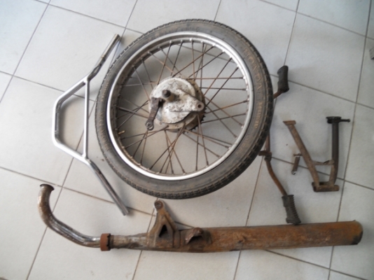 ขายท่อไอเสีย YAMAHA YL2