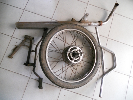 ขายท่อไอเสีย YAMAHA YL2