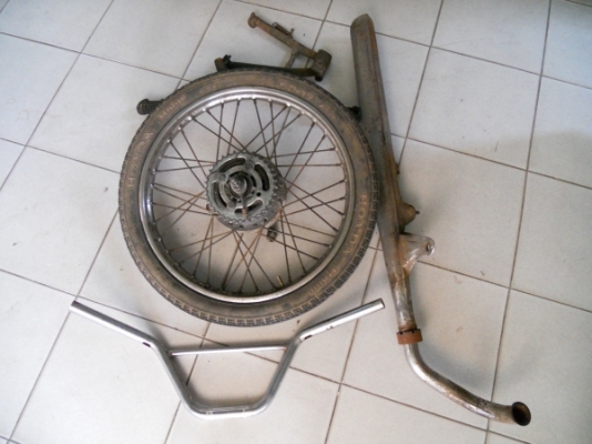 ขายท่อไอเสีย YAMAHA YL2