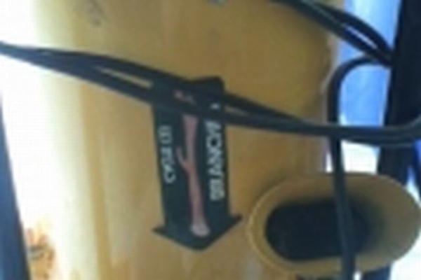 เครื่องย่อยเศษกิ่งไม้ใบไม้เศษวัสดุต่างๆขนาด 2 แรงม้าให้มีขนาดที่เล็กลงเพื่อนำไปใช้ทำปุ๋ยใช้ไฟบ้าน220v.เคลื่อนย้ายง่ายมีล้อ