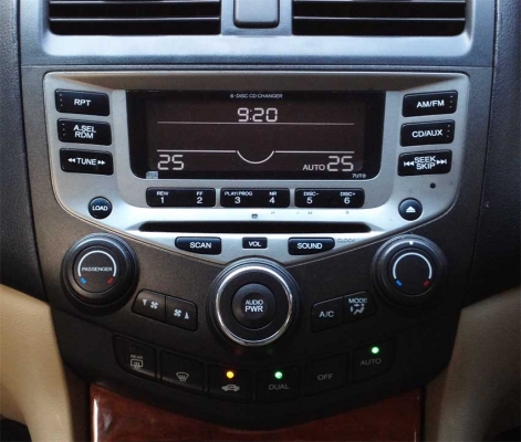 ขายวิทยุติดรถยนต์ Accord G7 (03-07) ใช้ได้ครบ ทุกฟังก์ชั่น ( ยกเว้น CD เสีย ) ตามสภาพ