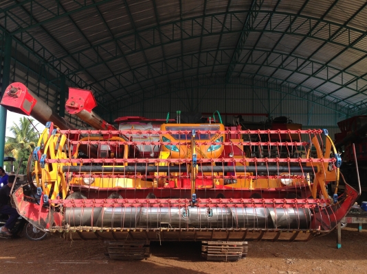 ขาย!!!!! รถเกี่ยวข้าวศักดิ์พัฒนาSter Big เครื่อง Jo 260 เทอร์โบ ติดต่อพี่ยุพิน 083-3303264 รถพร้อมใช้งาน..ราคาต่อรองได้