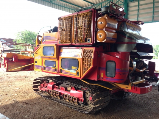 ขาย!!!!! รถเกี่ยวข้าวศักดิ์พัฒนาSter Big เครื่อง Jo 260 เทอร์โบ ติดต่อพี่ยุพิน 083-3303264 รถพร้อมใช้งาน..ราคาต่อรองได้