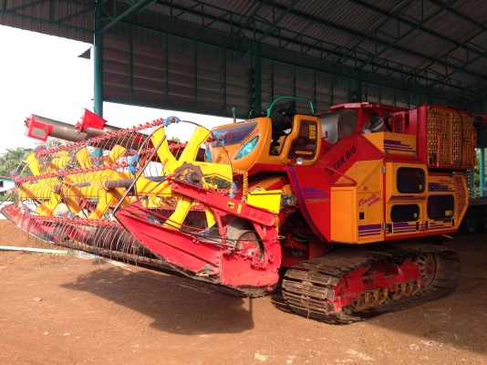 ขาย!!!!! รถเกี่ยวข้าวศักดิ์พัฒนาSter Big เครื่อง Jo 260 เทอร์โบ ติดต่อพี่ยุพิน 083-3303264 รถพร้อมใช้งาน..ราคาต่อรองได้