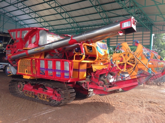 ขาย!!!!! รถเกี่ยวข้าวศักดิ์พัฒนาSter Big เครื่อง Jo 260 เทอร์โบ ติดต่อพี่ยุพิน 083-3303264 รถพร้อมใช้งาน..ราคาต่อรองได้