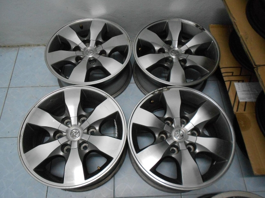 ขายล้อแม็กเปล่า fortuner ขอบ 16 สวยๆ เดิมๆ 1 ชุด/ใส่ฟรีค่ะ