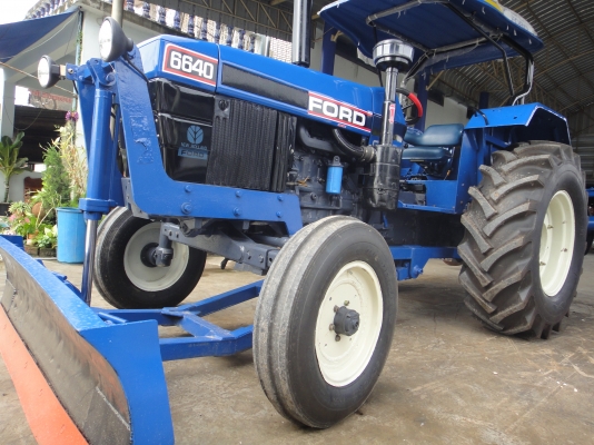 FORD NEWHOLLAND 6640  พร้อมใบดัน+ผาน7 ทะเบียนครบ((086-2126921))