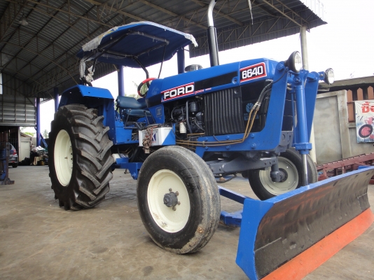 FORD NEWHOLLAND 6640  พร้อมใบดัน+ผาน7 ทะเบียนครบ((086-2126921))