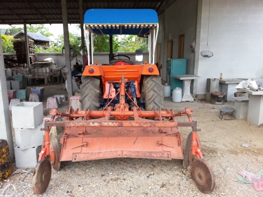 ขายรถไถ kubota L2402-M พร้อมอุปกรณ์ 100,000 ขายรถไถ kubota L2402-M พร้อมอุปกรณ์ 100,000