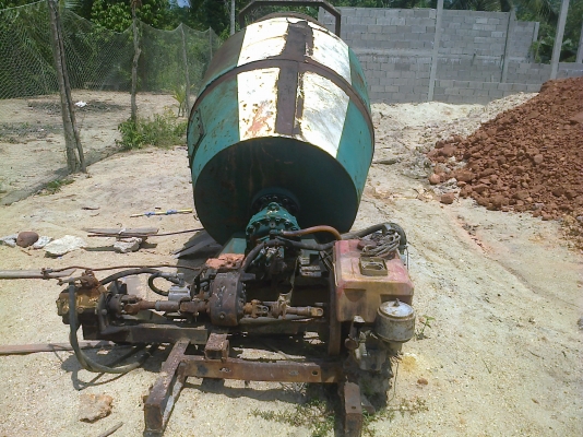 ขายโม่ปูน2คิวทั้งชุด ใช้งานอยู่ เดิมยกลงจาก6ล้อ ดัดแปลงใช้เครื่องยันม่า.. ขายโม่ปูน2คิวทั้งชุด ใช้งานอยู่ เดิมยกลงจาก6ล้อ ดัดแปลงใช้เครื่องยันม่า..