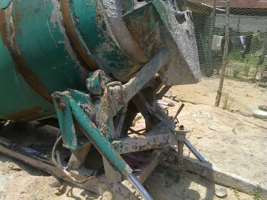 ขายโม่ปูน2คิวทั้งชุด ใช้งานอยู่ เดิมยกลงจาก6ล้อ ดัดแปลงใช้เครื่องยันม่า.. ขายโม่ปูน2คิวทั้งชุด ใช้งานอยู่ เดิมยกลงจาก6ล้อ ดัดแปลงใช้เครื่องยันม่า..