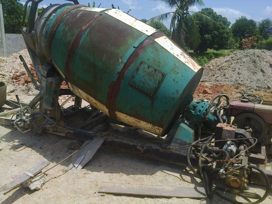 ขายโม่ปูน2คิวทั้งชุด ใช้งานอยู่ เดิมยกลงจาก6ล้อ ดัดแปลงใช้เครื่องยันม่า.. ขายโม่ปูน2คิวทั้งชุด ใช้งานอยู่ เดิมยกลงจาก6ล้อ ดัดแปลงใช้เครื่องยันม่า..