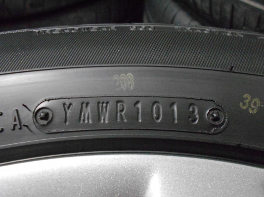 ขายล้อแม็ก toyota vios 12 ก้าน ขอบ 15 (สีรมดำ)พร้อมยางป้ายแดงปี 13/เทิร์นได้-ใส่ฟรีค่ะ