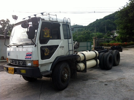 ขาย 10 ล้อ ฟูโซ่ FN215 หัว/คัชชี เพลาเดียว ใช้แก้สเอ็นจีวี