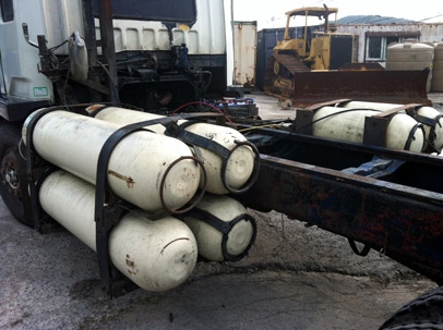 ขาย 10 ล้อ ฟูโซ่ FN215 หัว/คัชชี เพลาเดียว ใช้แก้สเอ็นจีวี