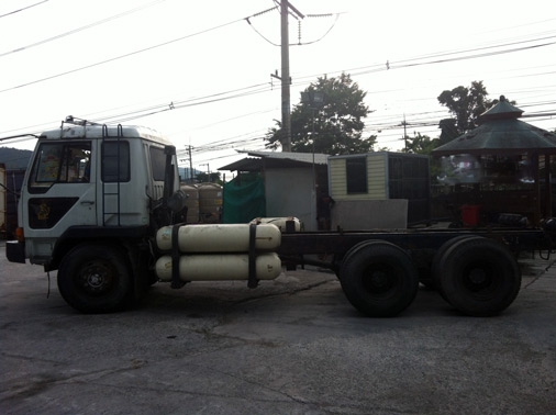 ขาย 10 ล้อ ฟูโซ่ FN215 หัว/คัชชี เพลาเดียว ใช้แก้สเอ็นจีวี