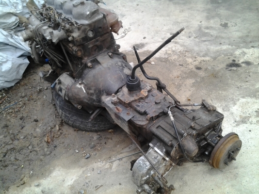 ขายเครื่อง TOYOTA 2977 CC ดีเซลมีเลขเครื่อง เกียร์ธรรมดาโฟล์วิล 4X4 ของแลนด์ 3 เกียร์