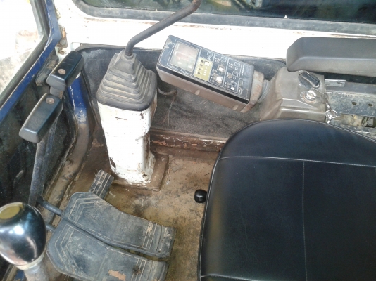 ขาย PC 200 - 5 คอนโทรลยาว แอร์พร้อม ช่วงล่างเต็ม ดูรถได้ที่หน้างานทำงานทุกวัน