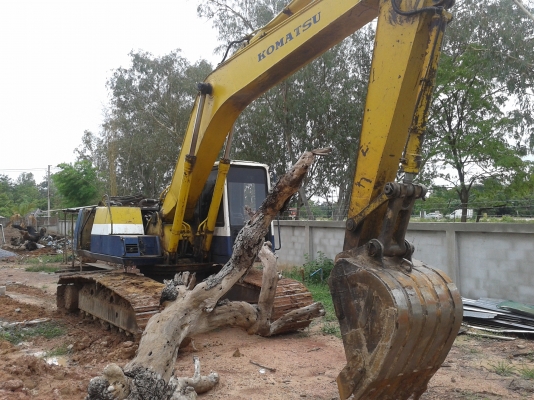 ขาย PC 200 - 5 คอนโทรลยาว แอร์พร้อม ช่วงล่างเต็ม ดูรถได้ที่หน้างานทำงานทุกวัน