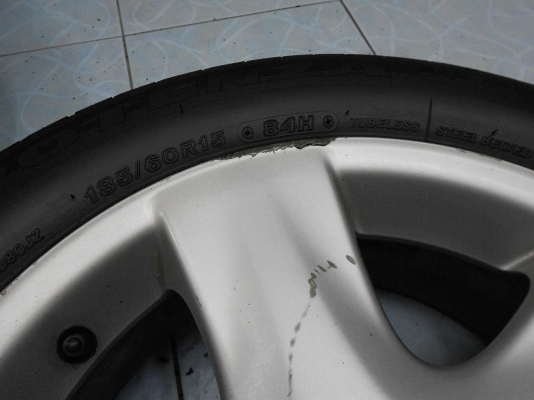 ขายล้อแม็ก toyota vios 5 ก้าน ขอบ 15 พร้อมยางบริดสโตน/เทิร์นได้-ใส่ฟรีค่ะ