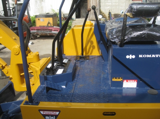 ขายรถขุดดินBACKHOE KOMATSU PC15-5  พร้อมใช้งาน