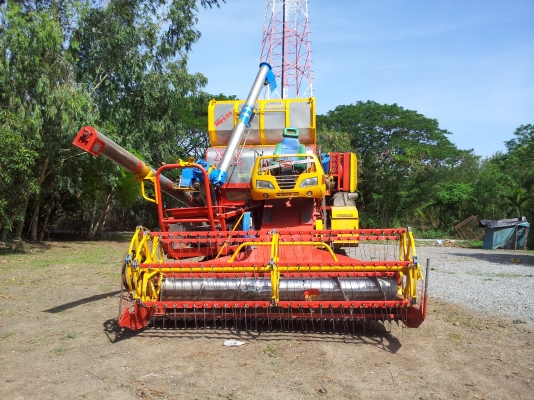 ขายรถเกี่ยวข้าวศักดิ์พัฒนาการเกษตรรุ่นBig37ตัวแดง สนใจโทร0871717912ต้อย ลดราคาเหลือ740000 ราคาต่อรองได้