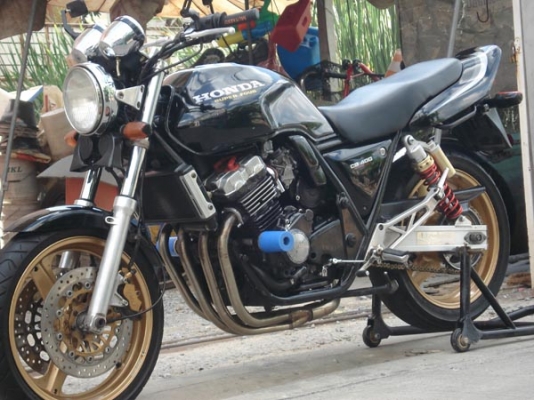 (ลดกระหน่ำ) CB400sf ปี97 V.S สภาพสวยเครื่องดีพร้อมใช้ท่อแต่งอุปกรเดิมตรงรุ่นคับ