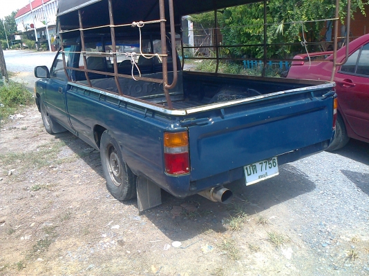 ไมตี้ปี96สภาพดีสีเต็มเครื่องดี 2Lเดิมๆ(ลืมถ่ายห้องเครื่อง)ช่วงล่างดีแอร์เย็นตะเข็บเดิมๆ(มีผุบ้างตามรูป ถ้าล้างสีจะสวย)คานหน้ามีตัวเลข