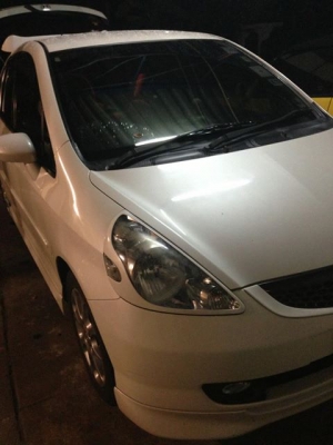 HONDA JAZZ COOL 1.5 i-VTEC (ตัว TOP) ปี2005 สีขาว HONDA JAZZ COOL 1.5 i-VTEC (ตัว TOP) ปี2005 สีขาว