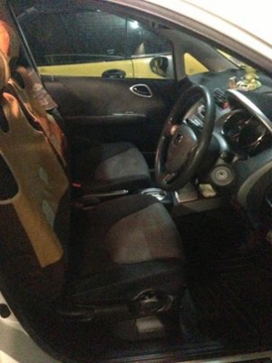 HONDA JAZZ COOL 1.5 i-VTEC (ตัว TOP) ปี2005 สีขาว HONDA JAZZ COOL 1.5 i-VTEC (ตัว TOP) ปี2005 สีขาว
