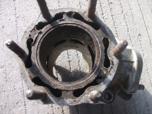 ขายเสื้อ+ฝาสูบ 600 บาท