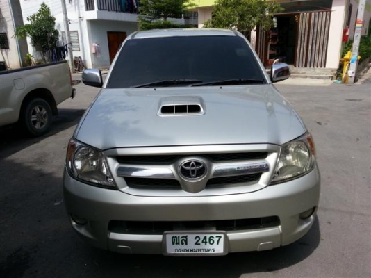 Toyota Vigo ปี07 เครื่อง 2500 ตัวE แม็ก แอร์ CD แมกลายเนอร์ รถสวยจัดๆ มือเดียวออกห้างป้ายแดง ต่อรองได้ครับ