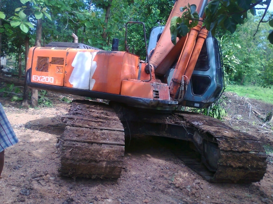 ขาย รถแบคโฮ HITACHI EX200-3 รถสวย พร้อมใช้งาน ขายเพราะไม่มีงาน.