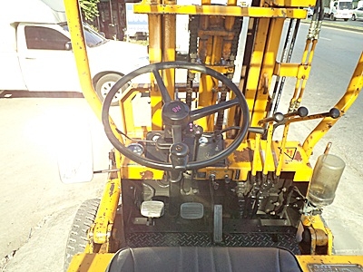 ขายรถยกโคมัสสึ 3 ตัน เครื่องดีเซลอีซูซุ งาเทด้ำ ล้อหน้าคุ่ เสาสูง 3 เมตร พวงมาลัยเพาเว่อร์ สีเดิมจากนอก นำเข้าจากญี่ปุ่น ใช้งานได้ทันที