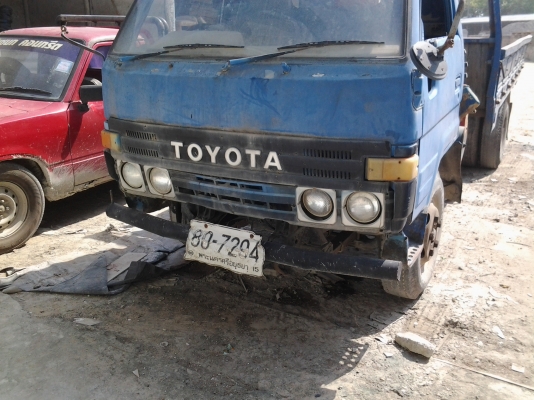 โตโยต้า ไดน่า  เครน  TADANO รถห้าง ใช้งานได้ปรกติ แจ้ง ม.89