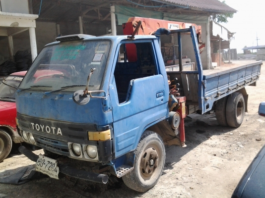 โตโยต้า ไดน่า  เครน  TADANO รถห้าง ใช้งานได้ปรกติ แจ้ง ม.89