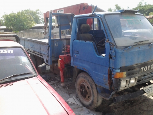 โตโยต้า ไดน่า  เครน  TADANO รถห้าง ใช้งานได้ปรกติ แจ้ง ม.89