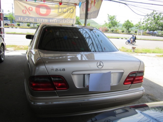 BENZ E240 / ซันลู๊ป /