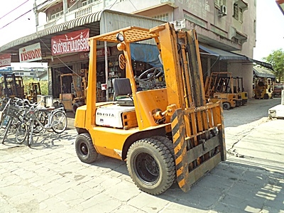 ขายรถยกโตโยต้า 2.5 ตัน เครื่องเบนซิน เสาสูง 3 เมตร ล้อหน้าคู่ พวงมาลัยเพาเว่อร์ สีเดิมจากนอก นำเข้าจากญี่ปุ่น ใช้งานได้ทันที ขายรถยกโตโยต้า 2.5 ตัน เครื่องเบนซิน เสาสูง 3 เมตร ล้อหน้าคู่ พวงมาลัยเพาเว่อร์ สีเดิมจากนอก นำเข้าจากญี่ปุ่น ใช้งานได้ทันที