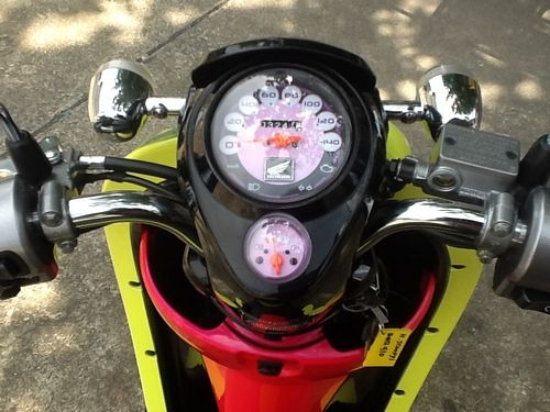 HONDA SCOOPY IลายVIVID GIRL รถปี2012วิ่ง3xxxโลสภาพเยี่ยมไมล์แท้ประกันศูนย์พร้อมใช้ต่อได้เลย