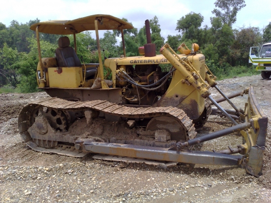 ขายถูกรถแทรคเตอร์ CAT D4D ตีนไก่ฝาบาง ราคา 225000 บาท เครื่องดีโซ่หนาเอกสารใบส้ญญาซื้อขาย