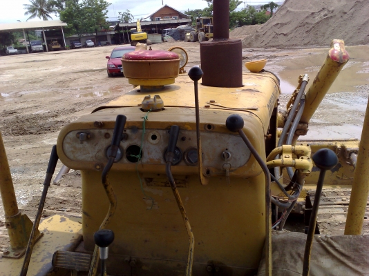 ขายถูกรถแทรคเตอร์ CAT D4D ตีนไก่ฝาบาง ราคา 225000 บาท เครื่องดีโซ่หนาเอกสารใบส้ญญาซื้อขาย