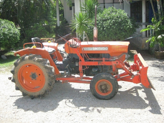 ขายด่วน Kubota L2000 + ใบดันหน้า 20 แรง สภาพพร้อมใช้